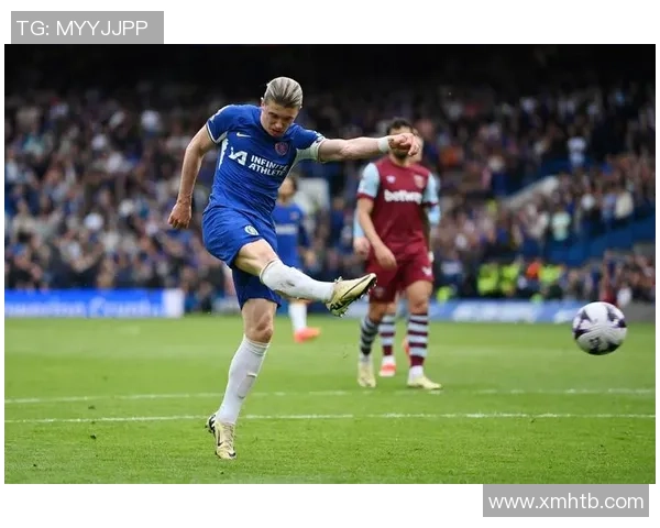 西汉姆连主场迎战切尔西争夺英超宝贵积分的激烈对决